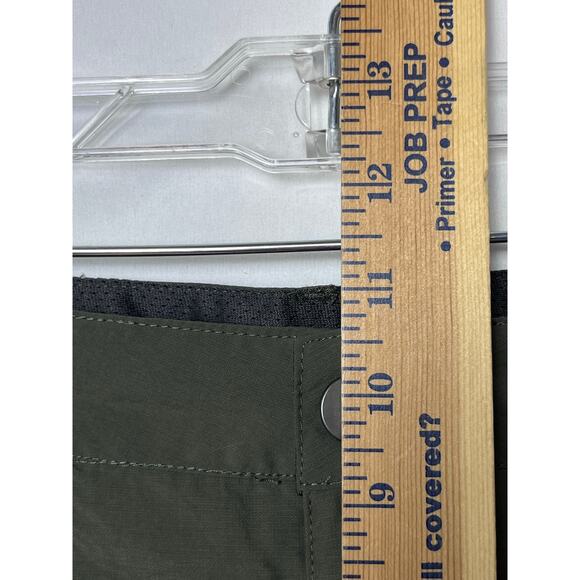 Iceberg Outerwear Women's XL Athleisure Vacation Walking Olive Green Shorts - Picture 5 of 7